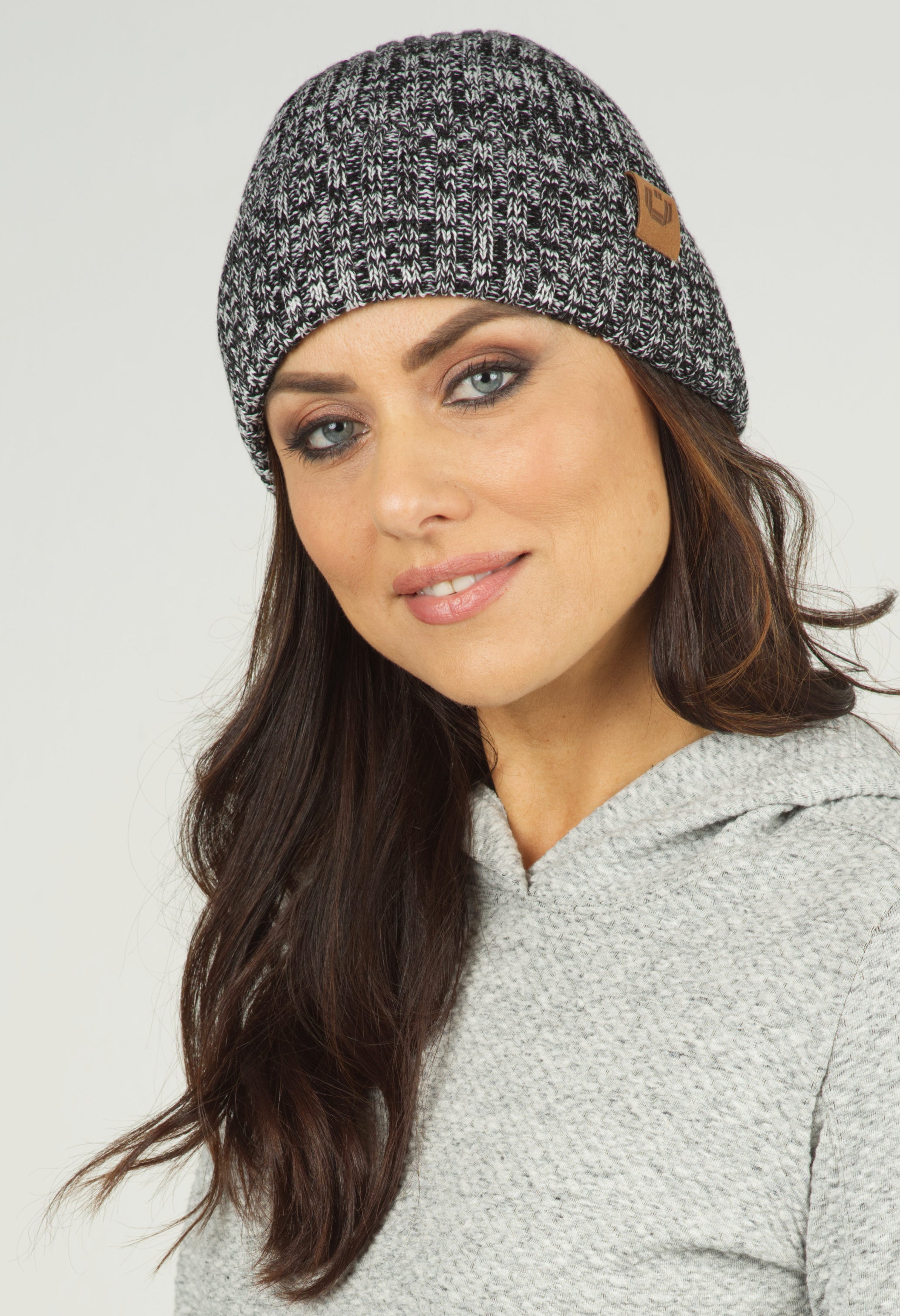 IBKÜL - Knit Hat - 18000 - Color: Black/White