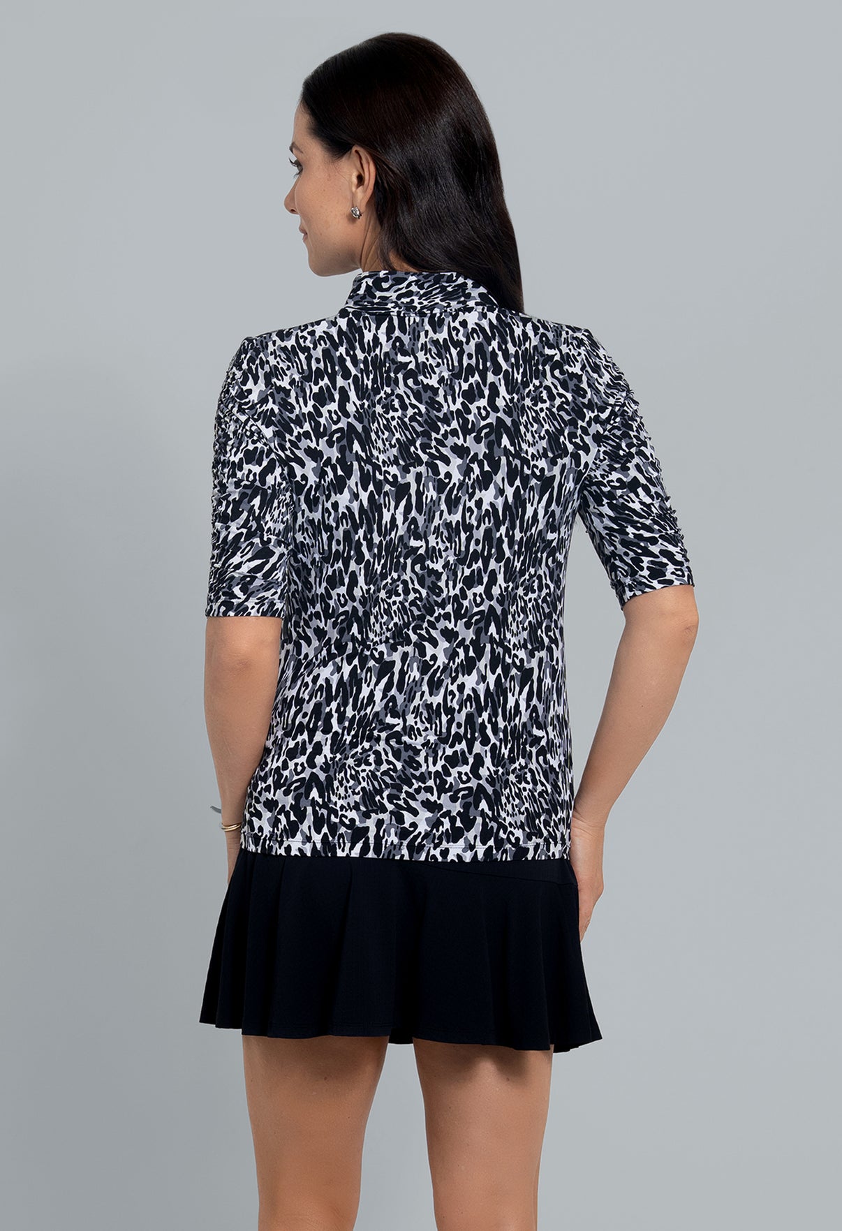 IBKÜL - Karen Print Ruched Elbow Sleeve Mandarin Collar Top - Color: Black/Grey