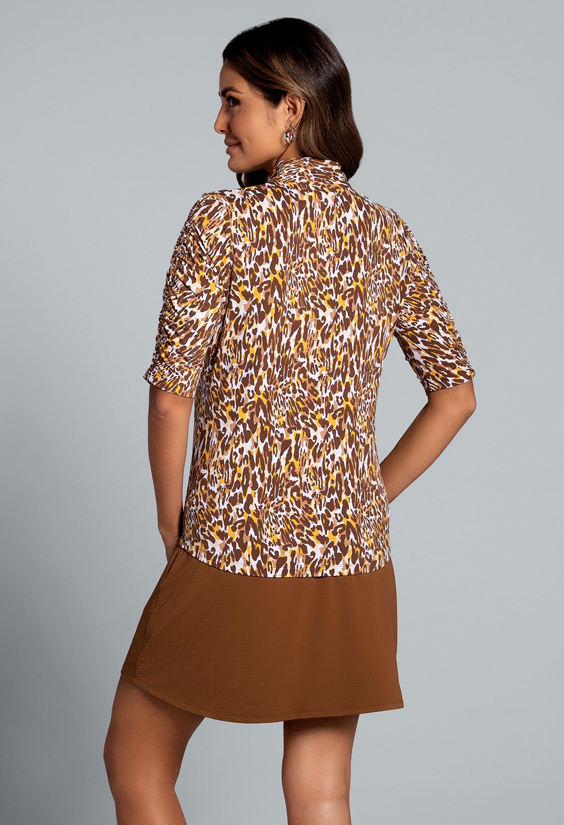 IBKÜL - Karen Print Ruched Elbow Sleeve Mandarin Collar Top - Color: Brown/Tan