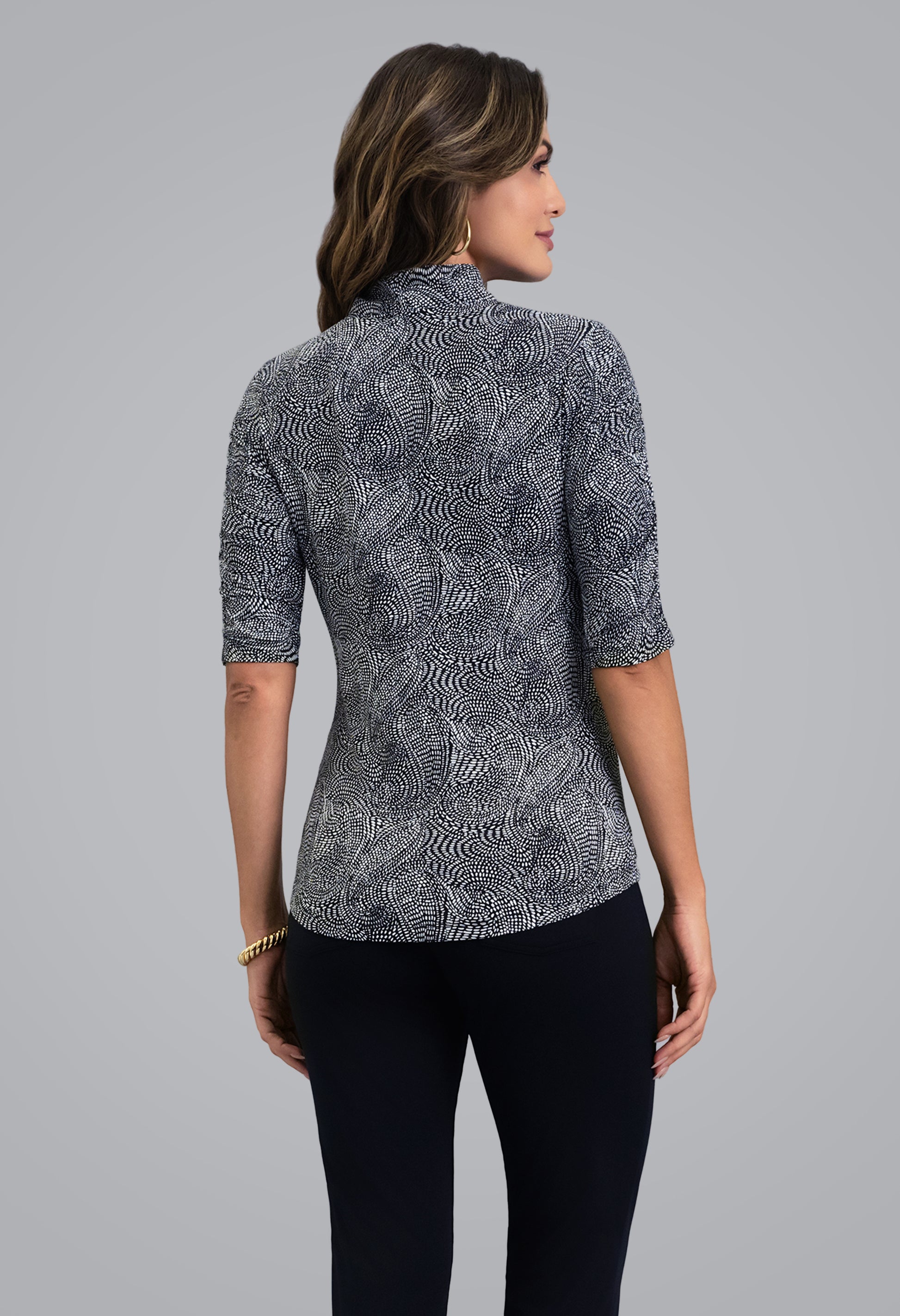 IBKÜL - Stephanie Ruched Elbow Sleeve Mandarin Collar Top - Color: Black/White