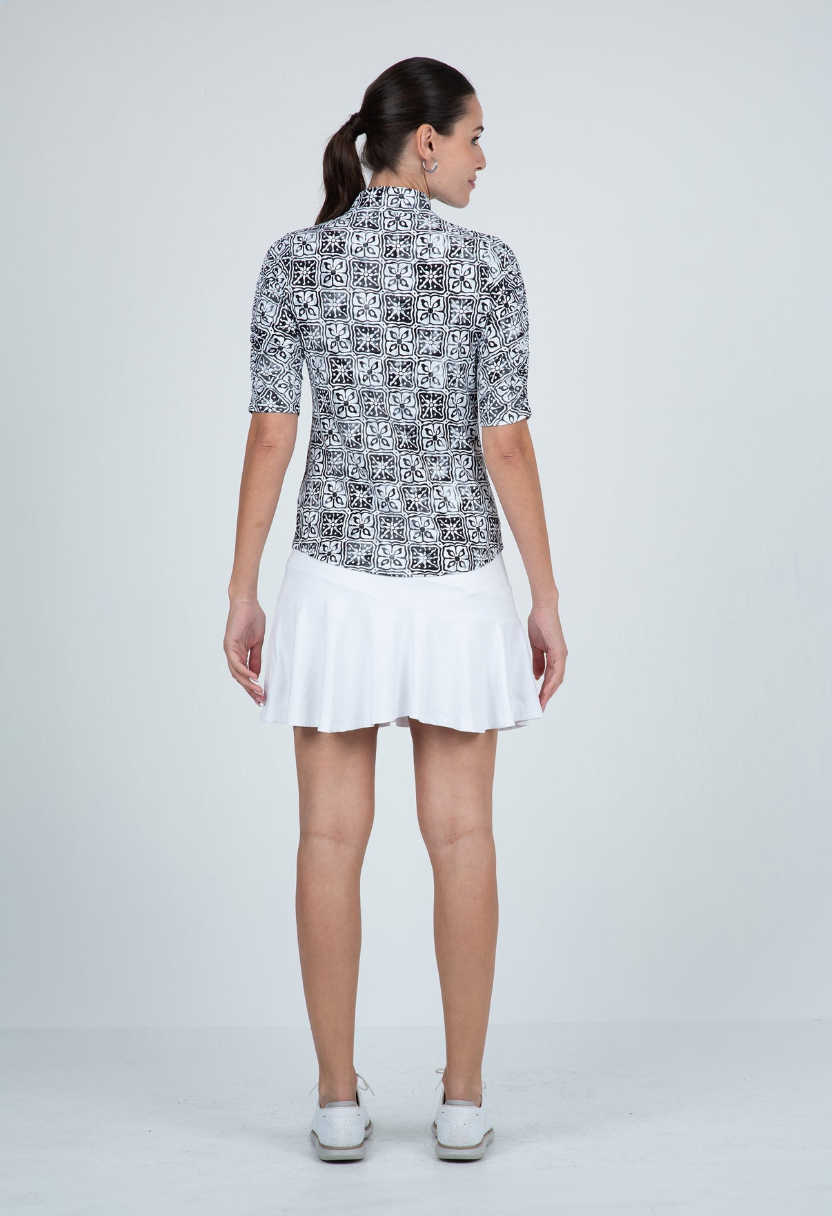 IBKÜL - Kathy Print Ruched Elbow Length Sleeve Top – 41871 - Color: Black/Grey