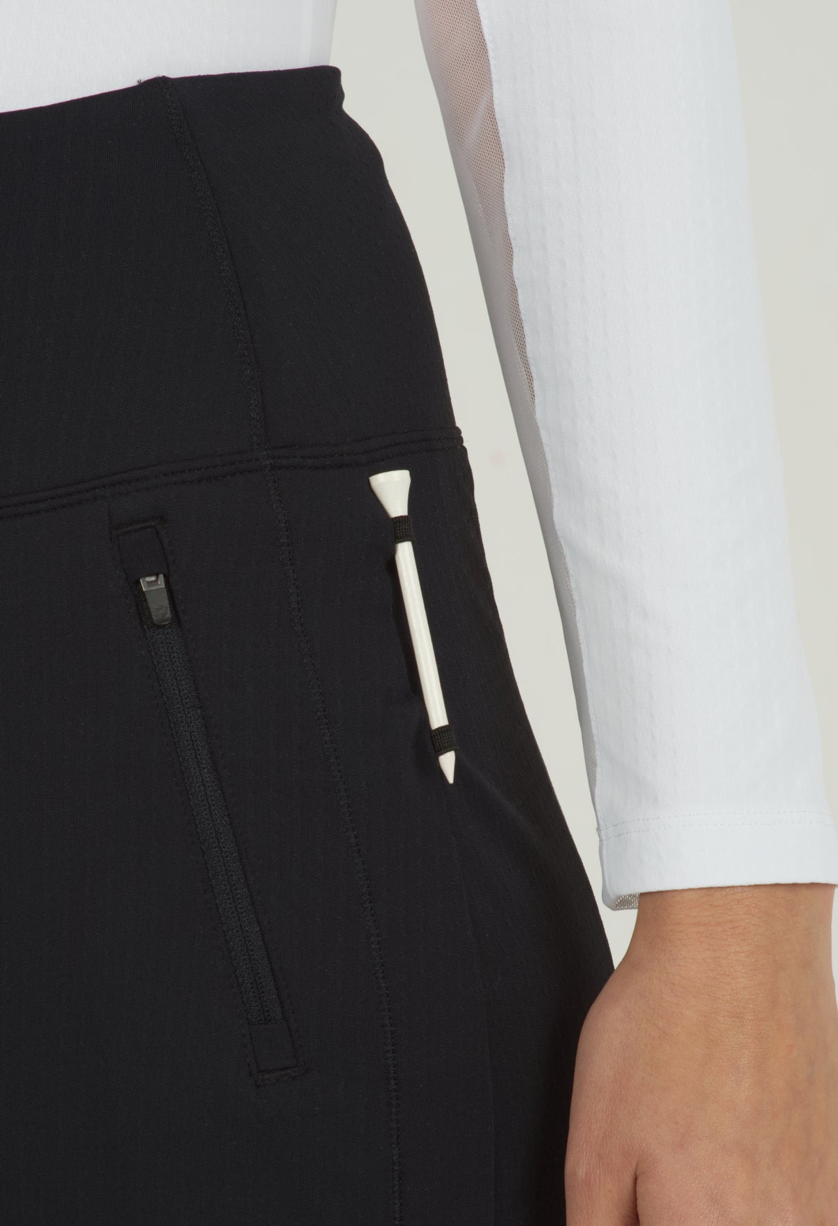 IBKÜL - Solid 17 1/2 in Straight Skort - 28000 - Color: Black