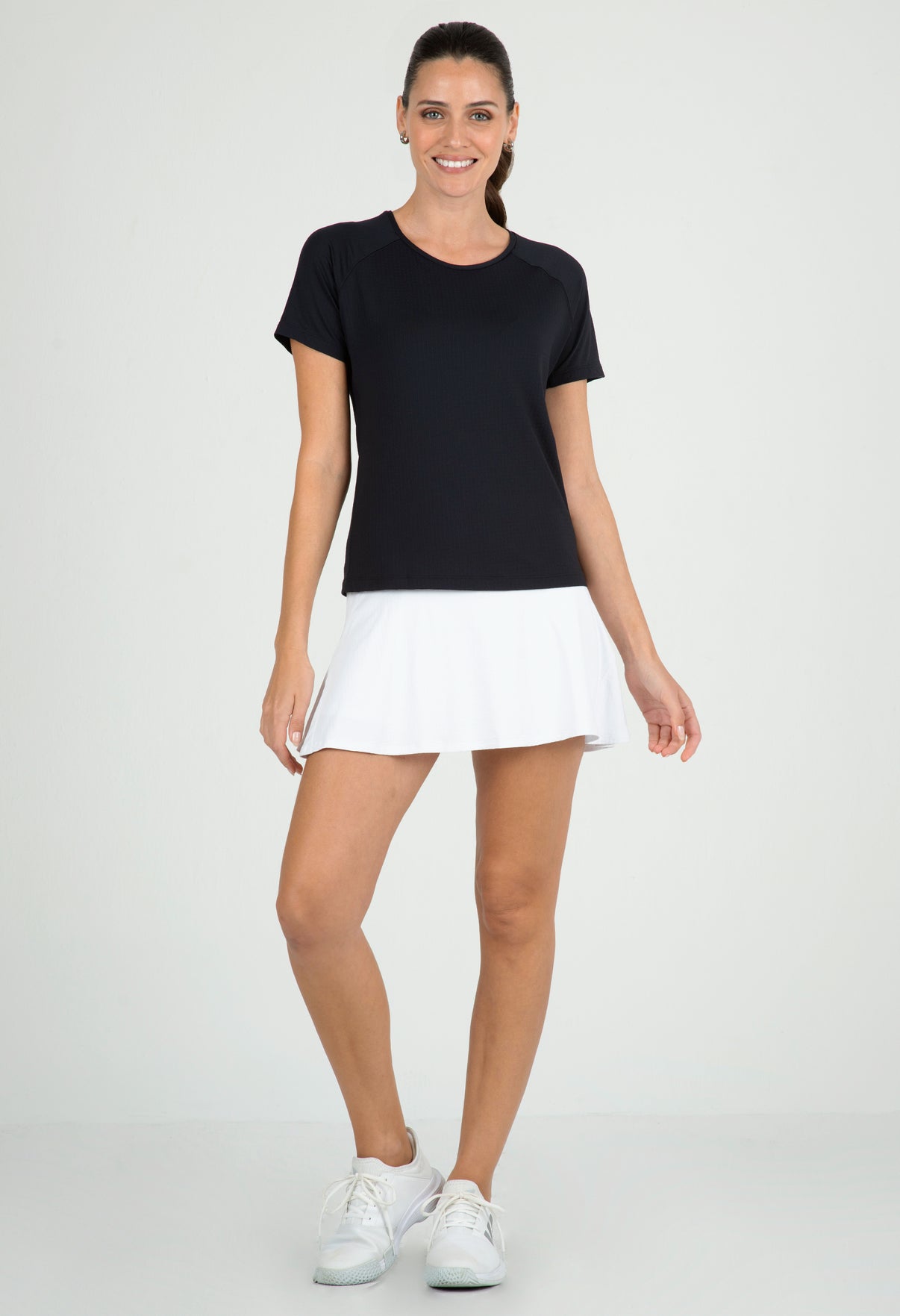 IBKÜL - Solid Short Sleeve Crew Neck - 85000 - Color: Black